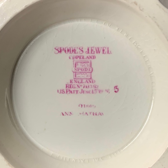 Spode Sugar Bowl & Lid Ann Hathaway Print on Jewel Pattern. Sugar Bowl by Spode - Picture 5 of 9